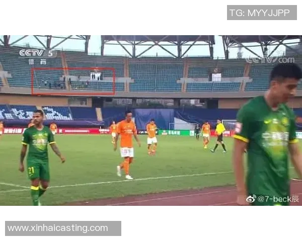 陈震与足球明星的奇妙邂逅:一场跨界合作的精彩故事 陈震与足球明星的奇妙邂逅:一场跨界合作的精彩故事