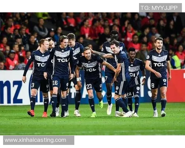 墨胜利与柏斯光荣的激烈对决展现足球魅力与团队精神的巅峰较量